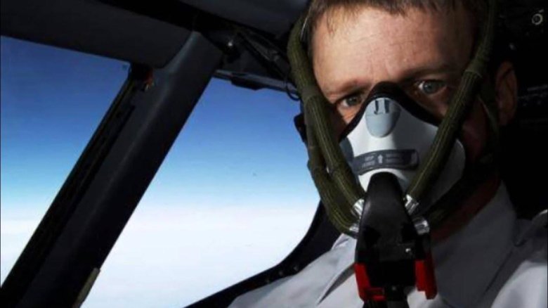 Кислородная маска пилота