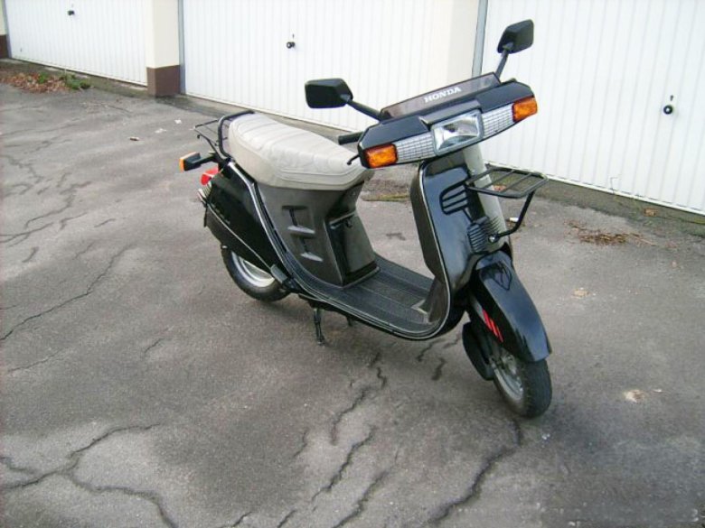 Honda lead af01
