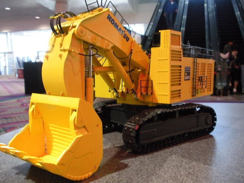 Komatsu pc8000-6