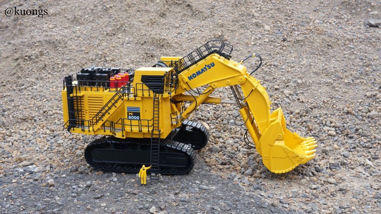 Komatsu pc8000-6