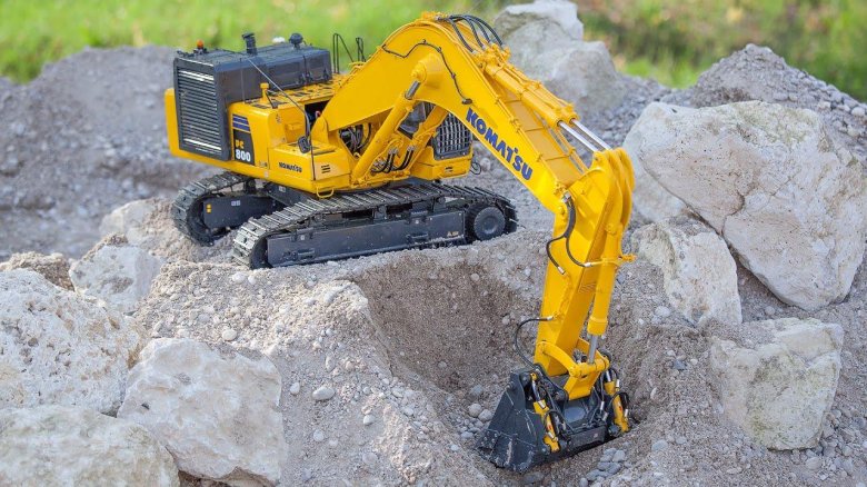 Комацу 800 экскаватор