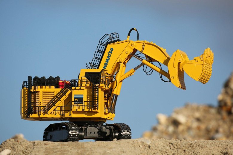 Экскаватор Комацу 8000