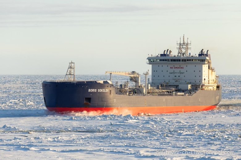 Газовоз Борис Давыдов танкер