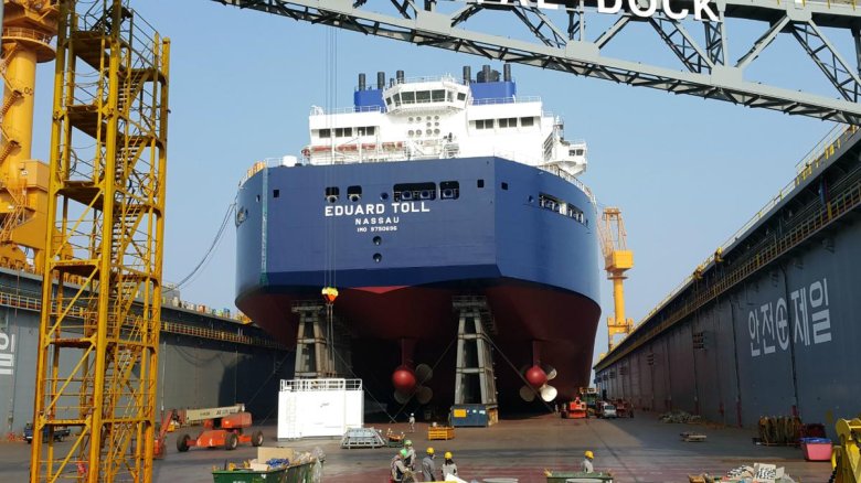 Эдуард Толль танкер