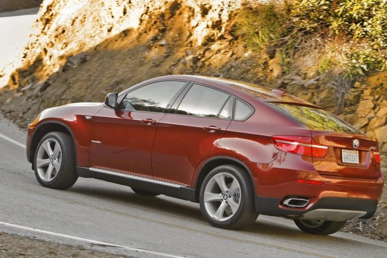 БМВ кроссовер седан