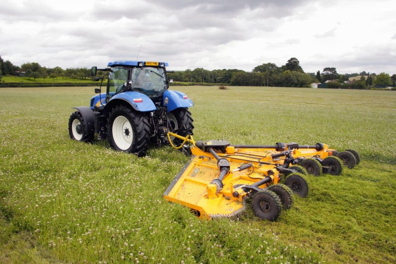 Трактор МТЗ 82 .1 С косилкой