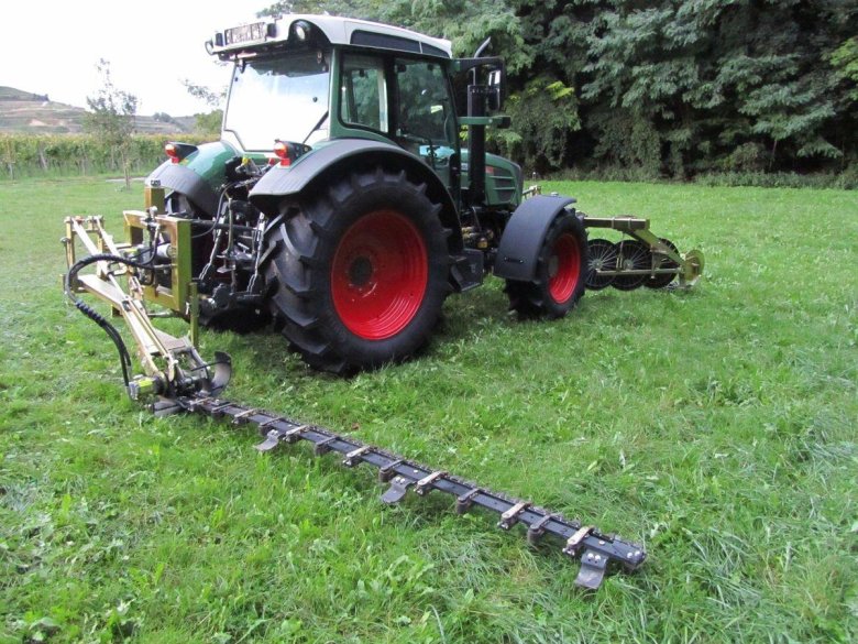 Широкозахватная косилка