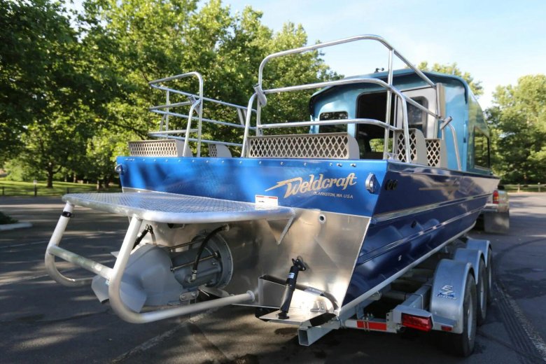 Катер Ирбис водомет