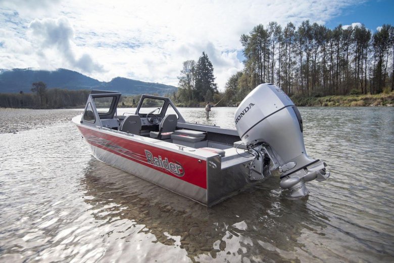 Лодка под водомет для мелководья