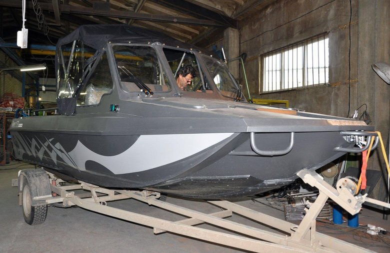 Водометный катер росомаха