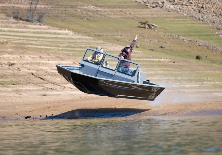 Катер Чайка водомет