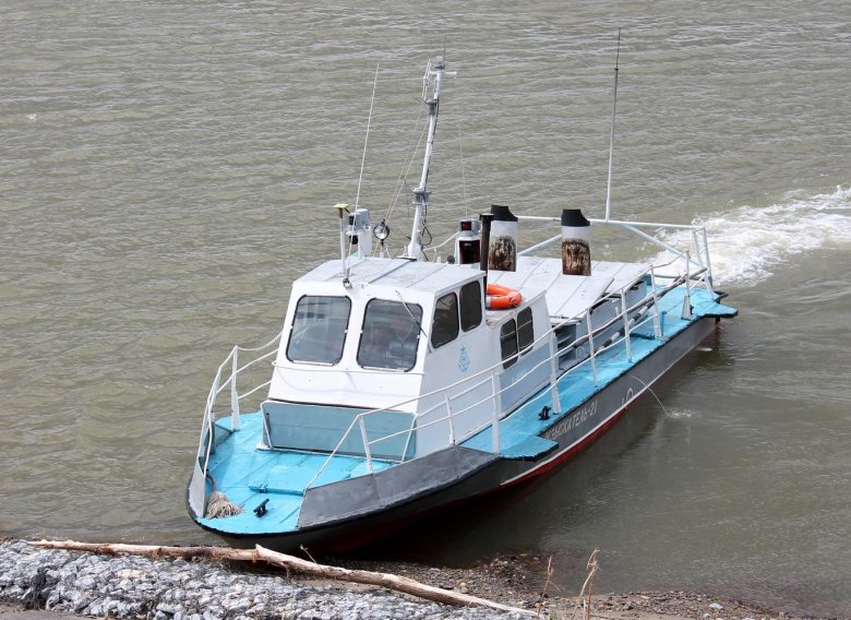 Речной катер кс100