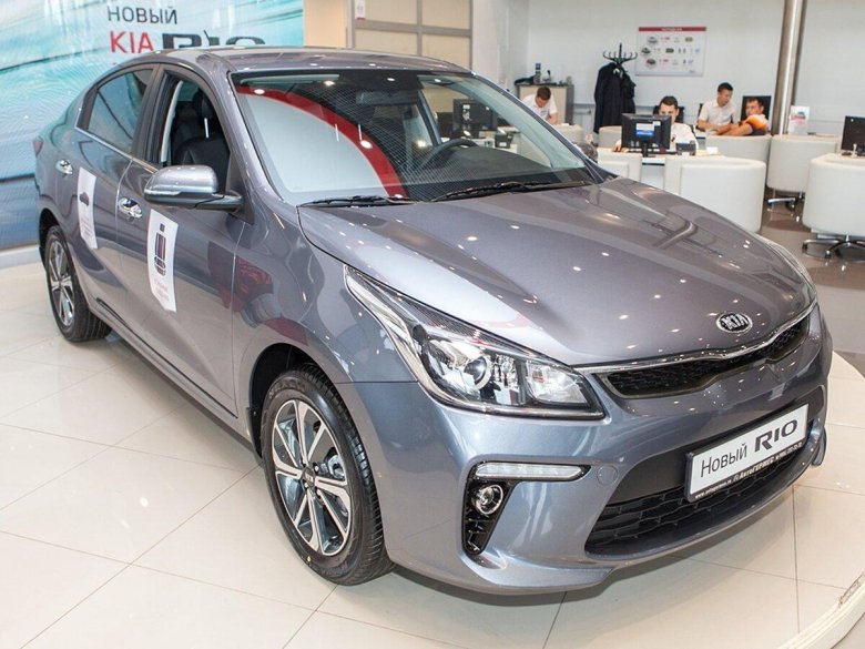 Kia Rio 2020 серебристый