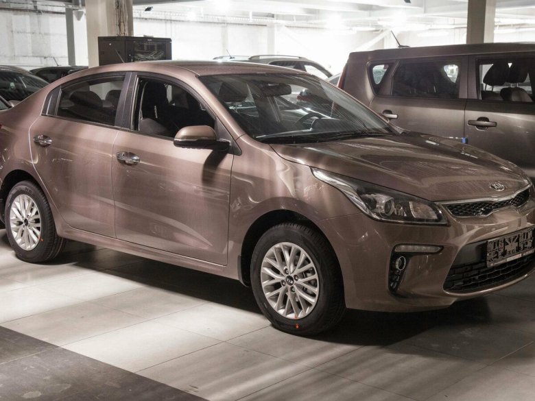 Kia Rio седан 2019 коричневый