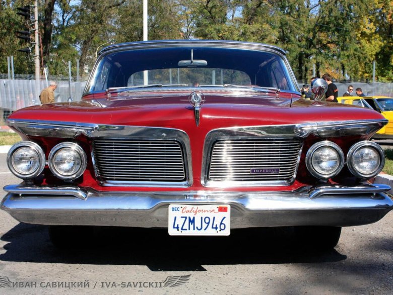 Chrysler imperial crown