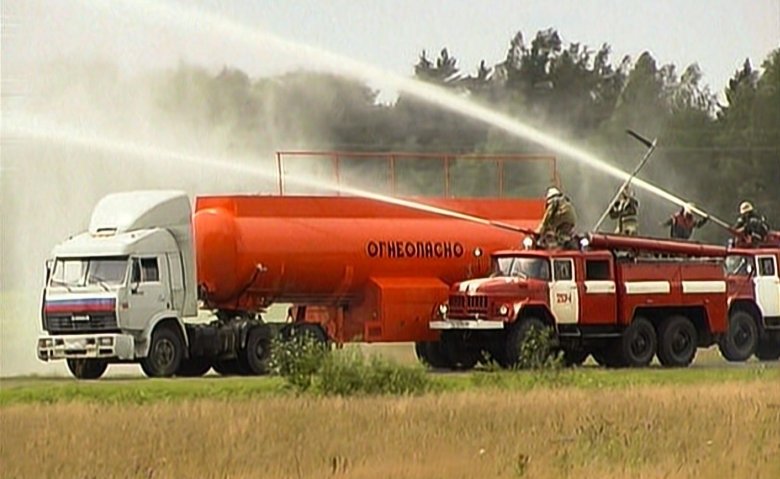 КАМАЗ 54115 цистерна Огнеопасно дальнобойщики