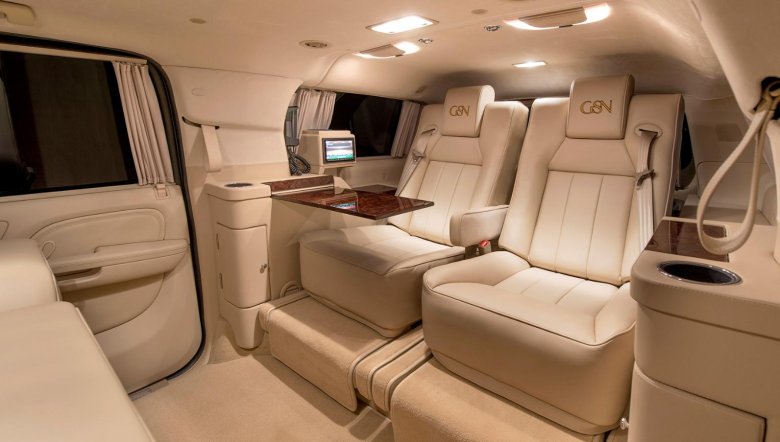 Кадиллак Эскалейд 2023 салон