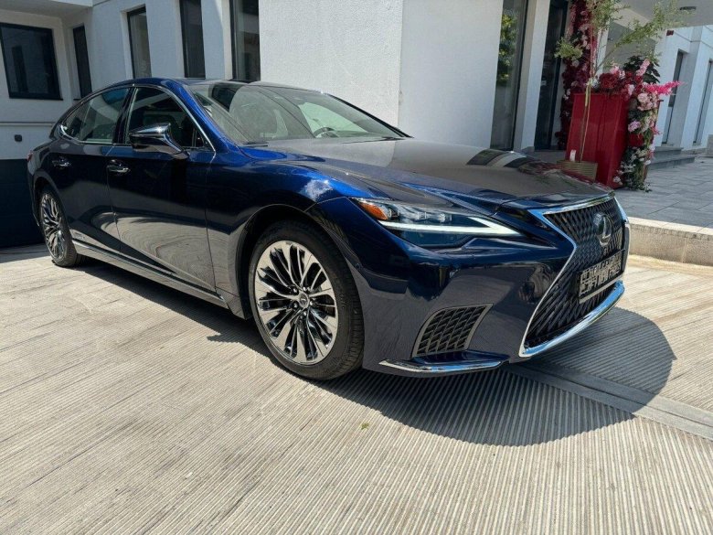 Лексус лс 500 2021