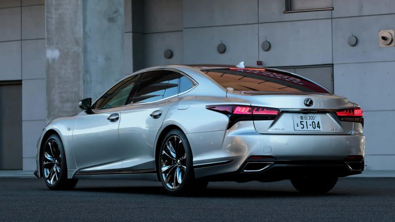 Лексус лс500 серебристый