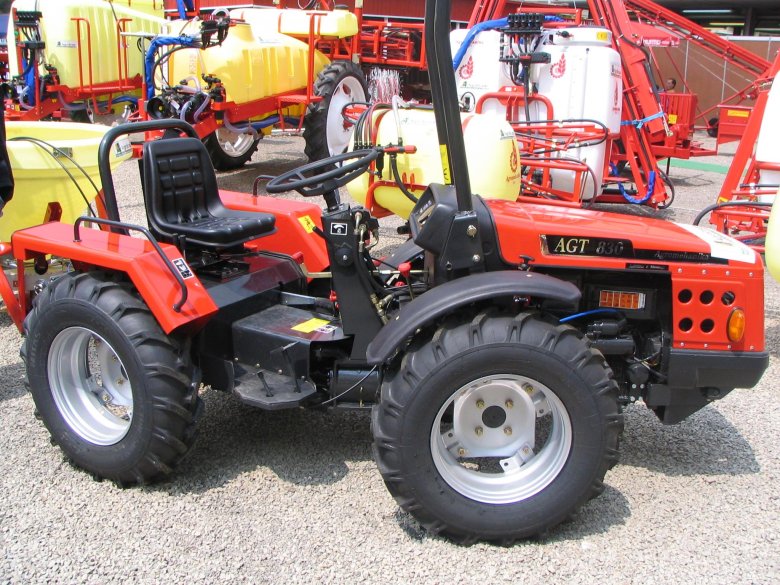 Трактор Goldoni 926