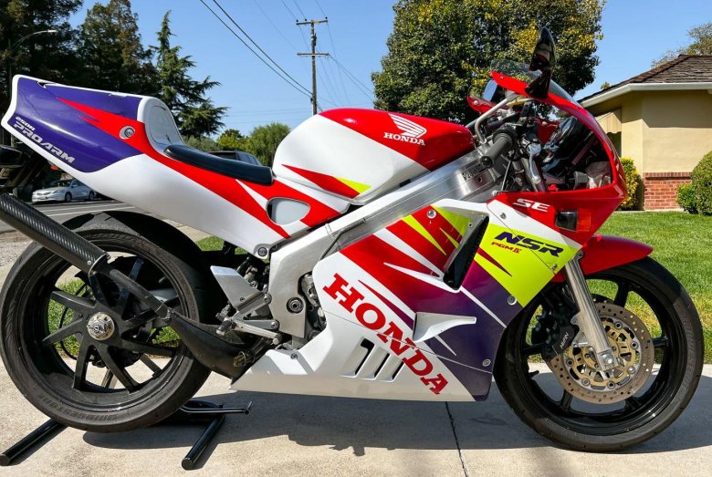 Honda rvf 400