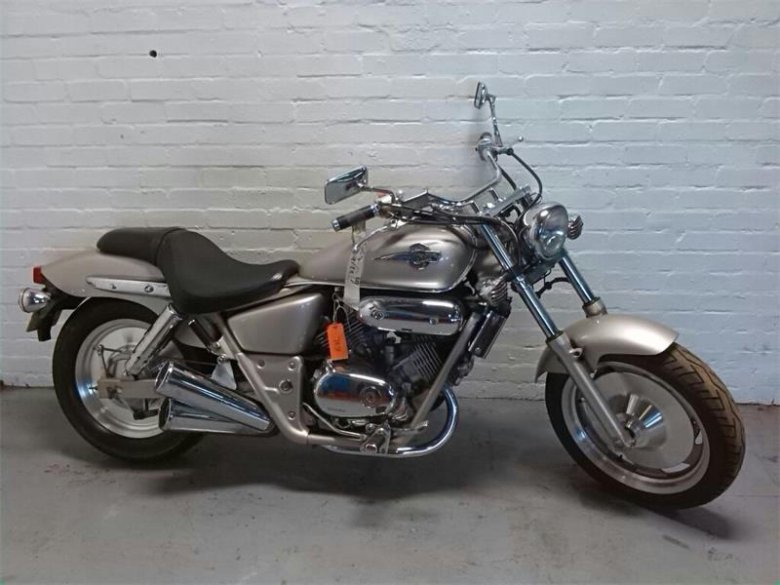 Honda magna 750