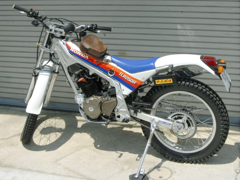 Honda TLR 200