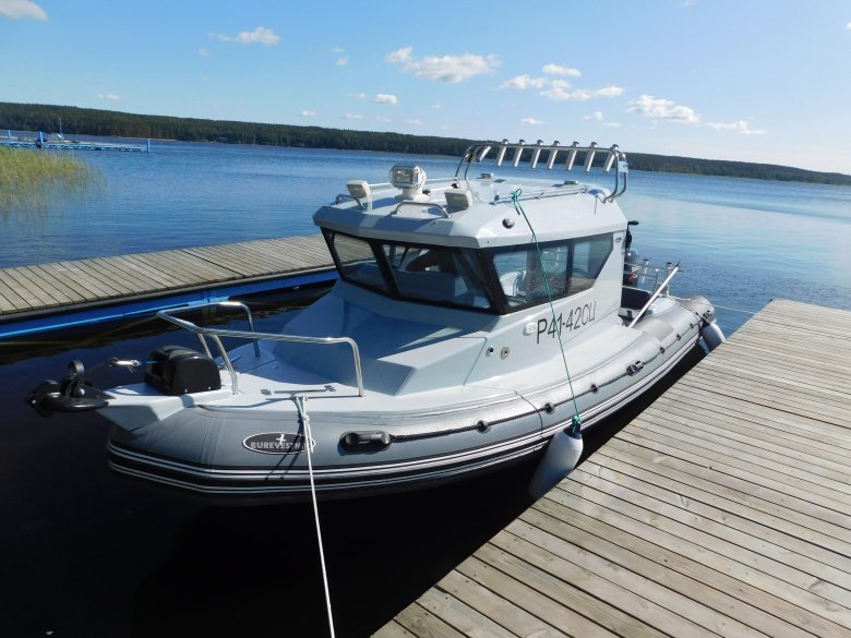 Катер Буревестник 630