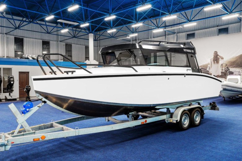 Катер Voyager 700 Cabin