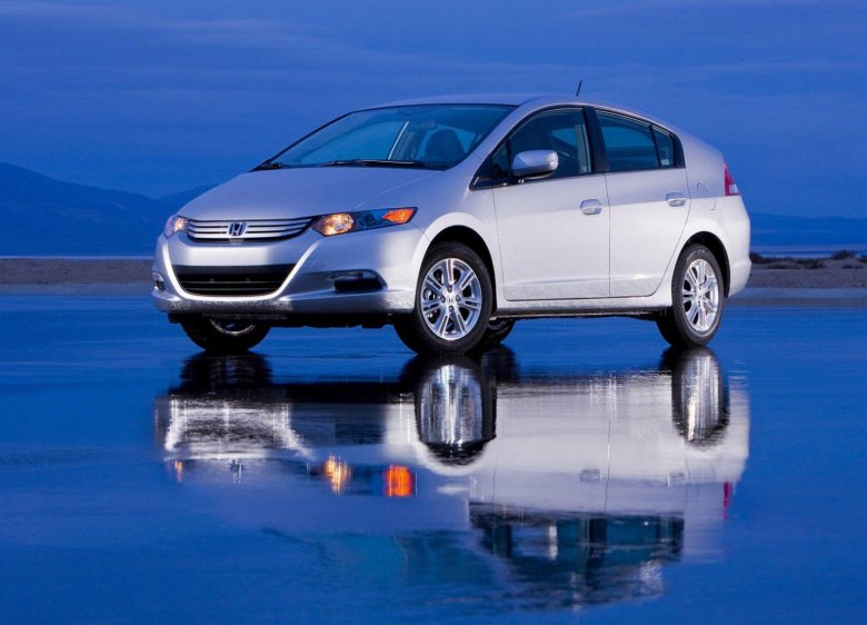 Хонда Инсайт гибрид 2010