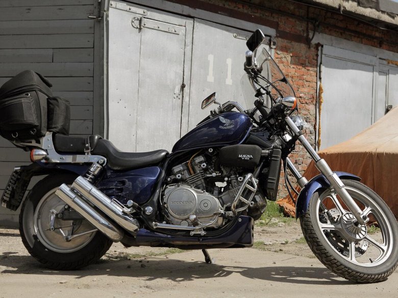 Хонда v45 Magna 750