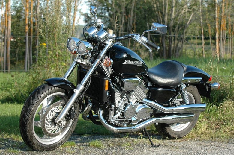 Honda vf750c super Magna