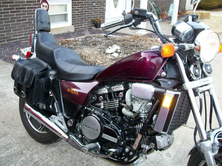 Honda Magna 750 v45