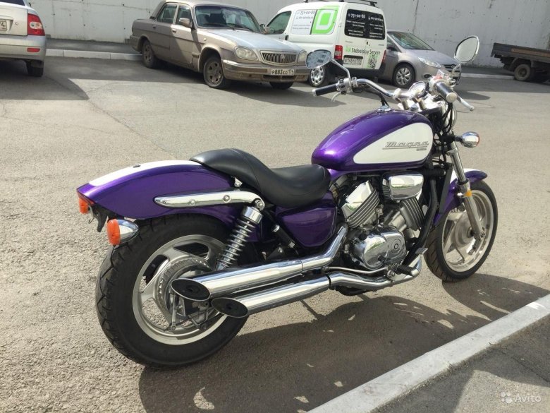 Honda Magna 750 RS