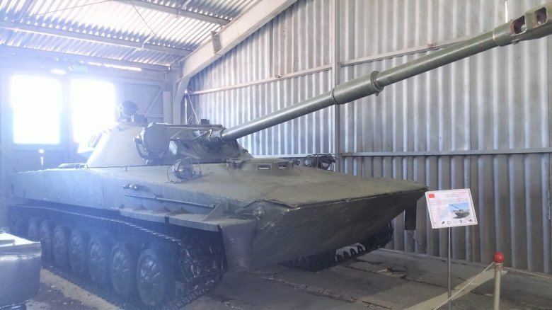 Легкий танк "объект 906 / пт-85"