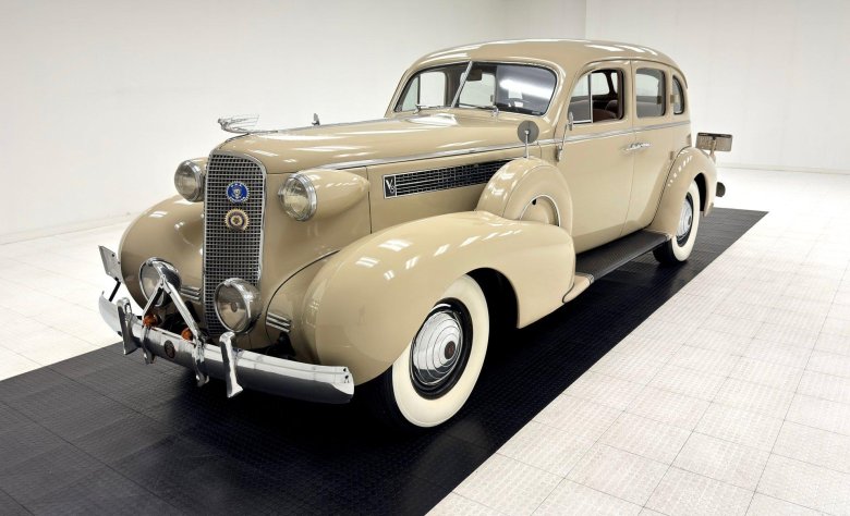 Cadillac series 65 1937