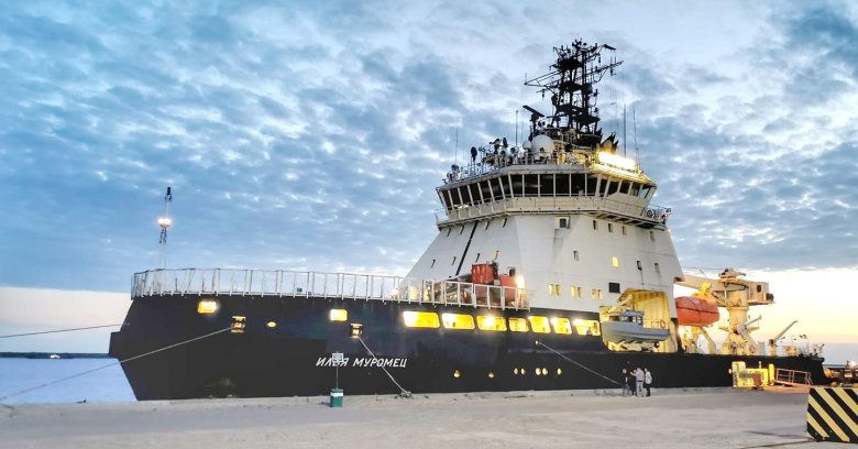 Илья Муромец ледокол 21180