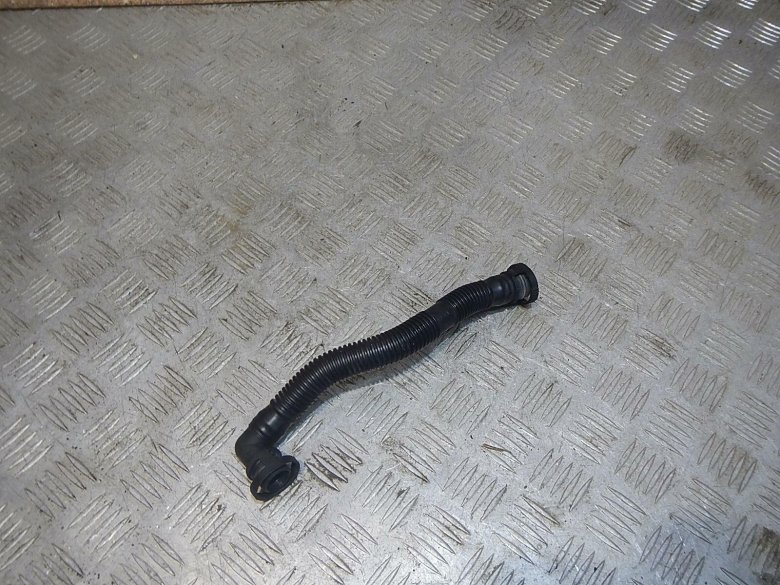 Патрубок вентиляции картерных газов Октавия 1.6