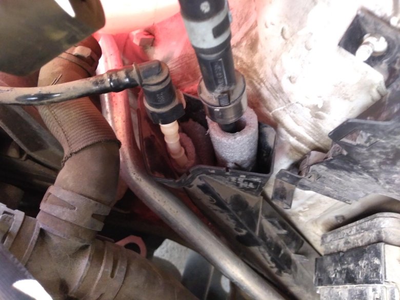 Трубка топливная Шкода Йети