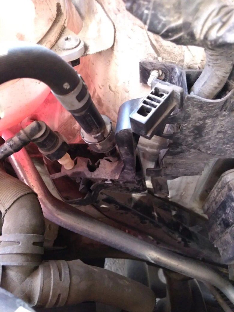 Трубка топливная Шкода Йети