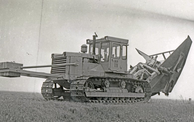 Экскаватор-каналокопатель ЭТР-208.