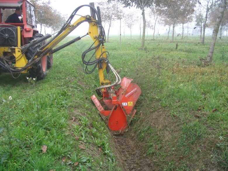 Мелиоративная техника канавокопатель