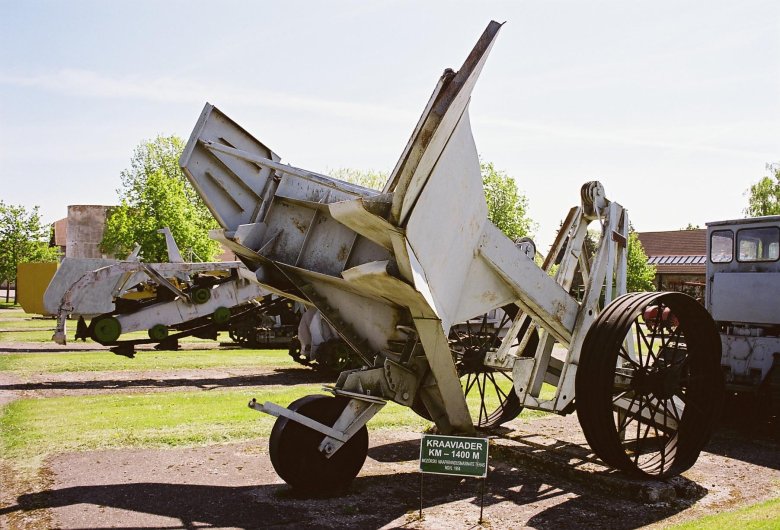 Экскаватор каналокопатель