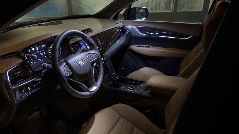 Кадиллак xt6 2021