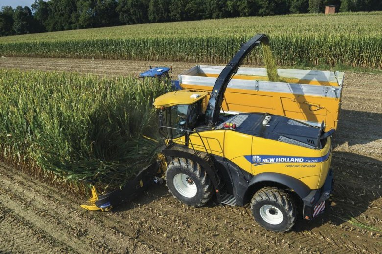 Кормоуборочный комбайн Нью Холланд