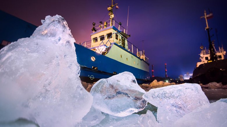 Айсберги Антарктиды ледокол