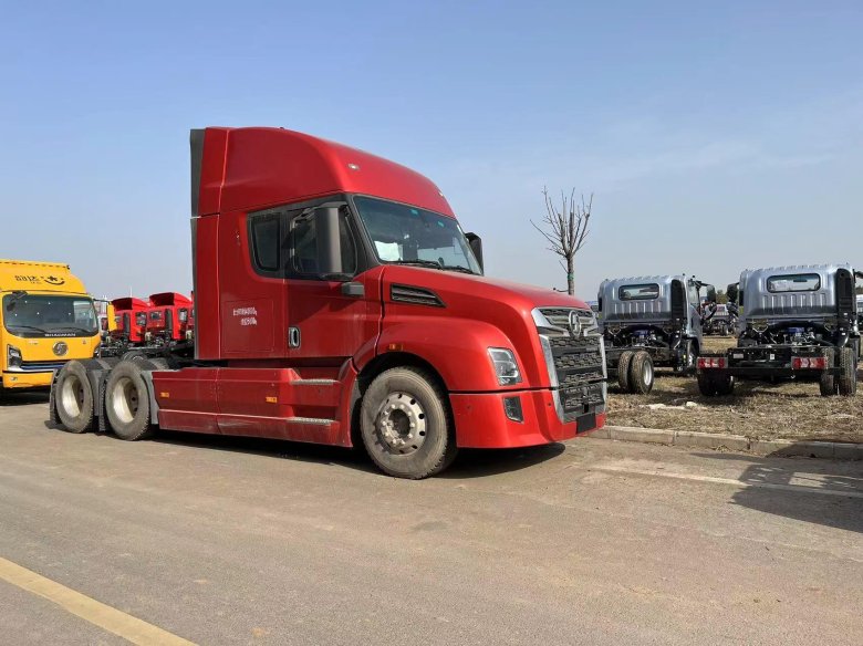 Тягач китайский