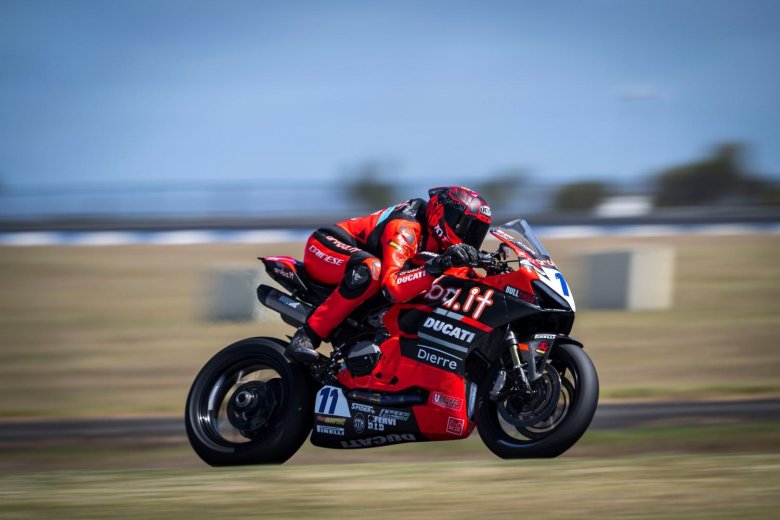 Спортивные мотоцикл