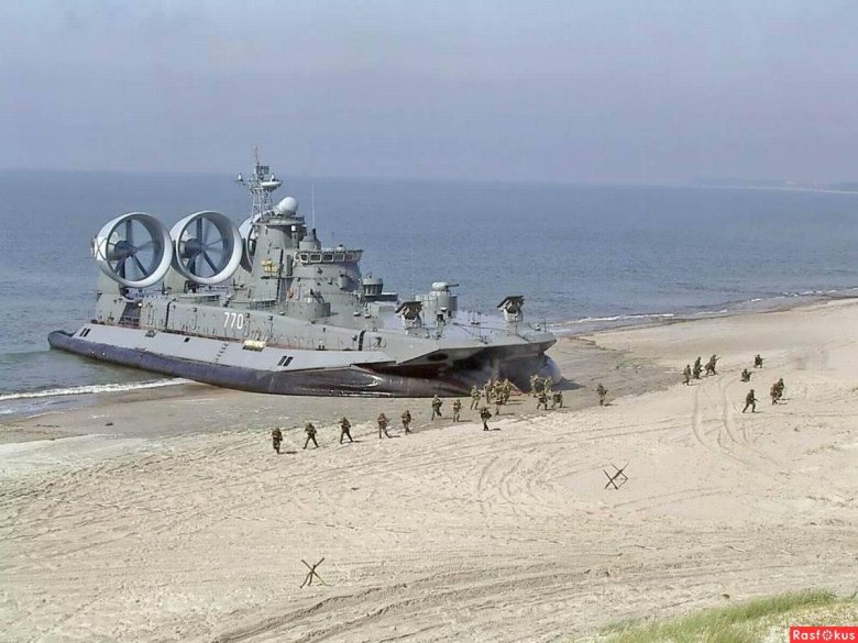 Малый десантный корабль зубр