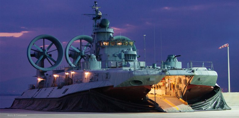 Малый десантный корабль ЗУБР